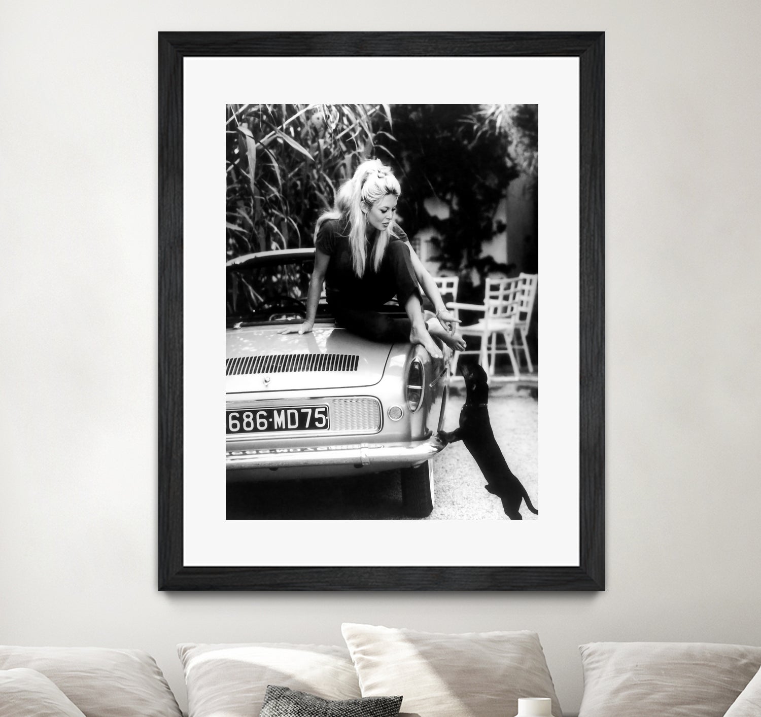 Brigitte Bardot with her dog in St. Tropez, 1962 by M Studio on GIANT ART - black and white photographie bardot