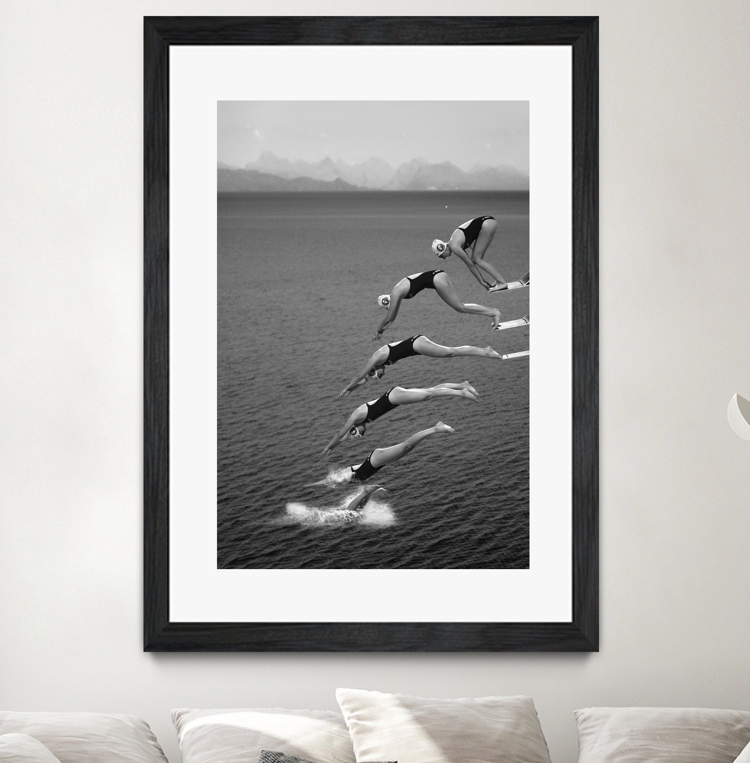 The beauty of diving by Greetje on GIANT ART - black and white  photography quick
