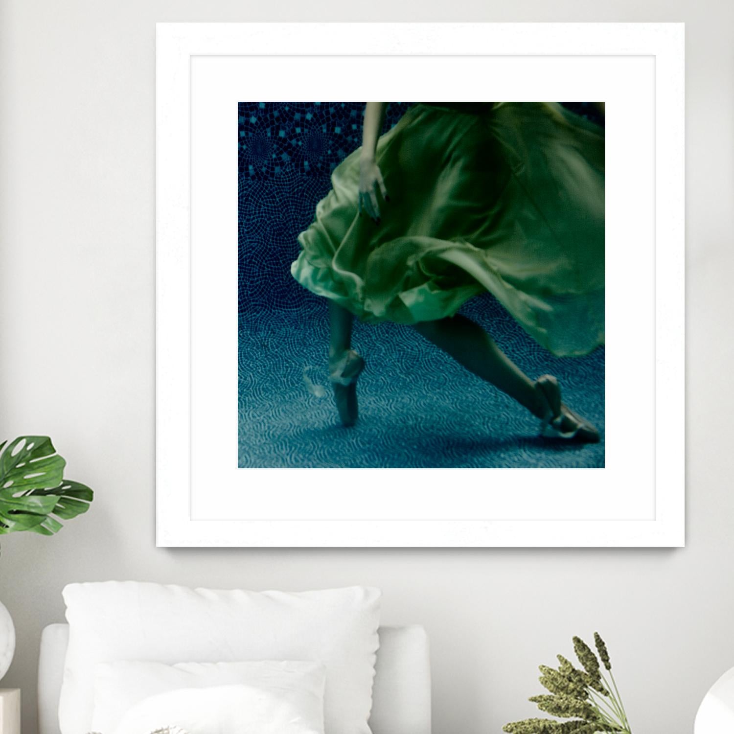 Dame 1 by Peter Morneau on GIANT ART - green photo art
