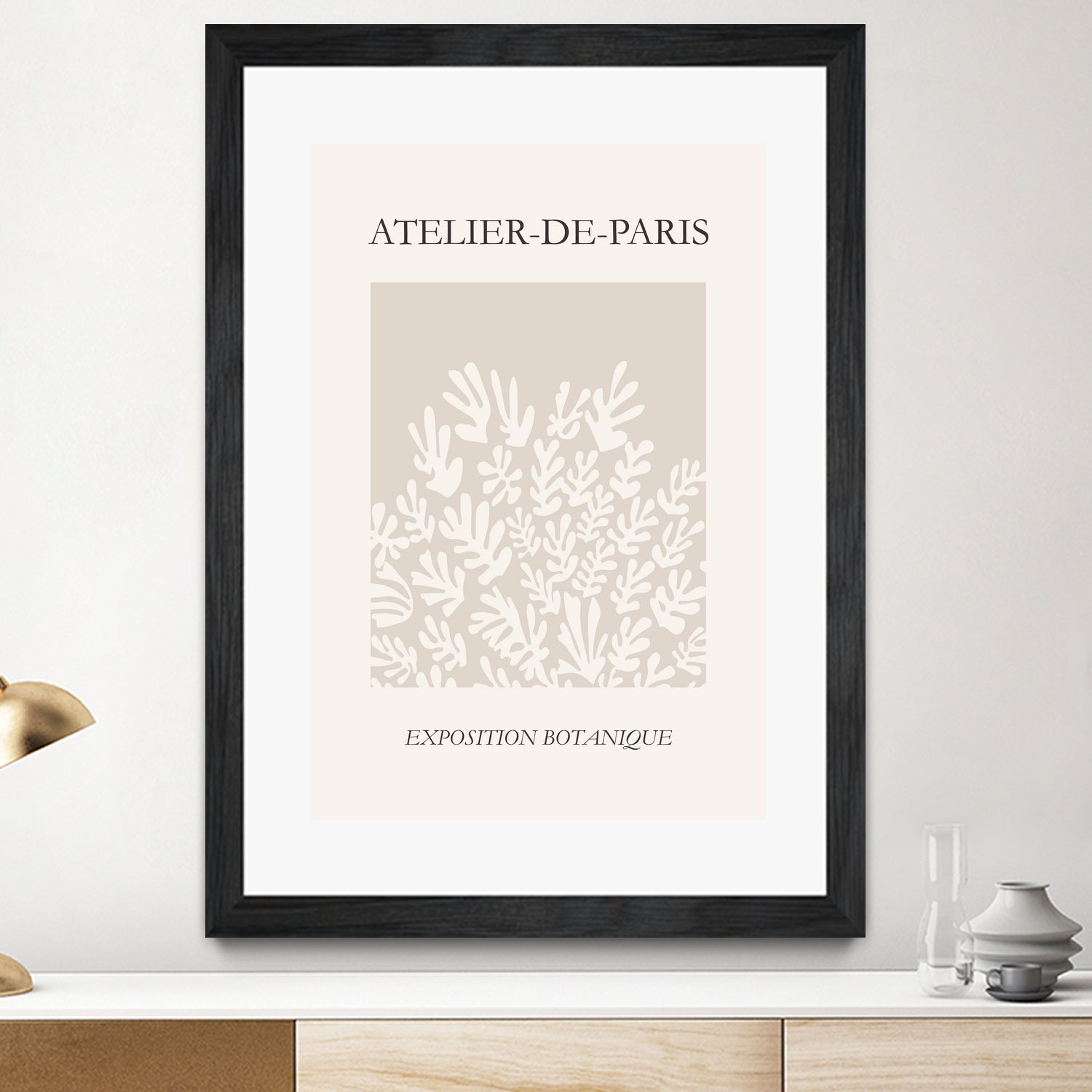 Le pouvoir des fleurs IV by M Studio on GIANT ART - beige