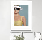 Glamour Rays by Daleno Art on GIANT ART - beige figurative figure