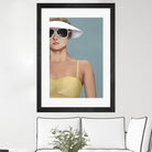 Glamour Rays by Daleno Art on GIANT ART - beige figurative figure