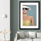 Glamour Rays by Daleno Art on GIANT ART - beige figurative figure