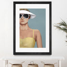 Glamour Rays by Daleno Art on GIANT ART - beige figurative figure