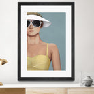 Glamour Rays by Daleno Art on GIANT ART - beige figurative figure