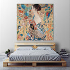 Woman with fan by Gustav Klimt on GIANT ART - gold masters féminité