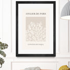 Le pouvoir des fleurs IV by M Studio on GIANT ART - beige