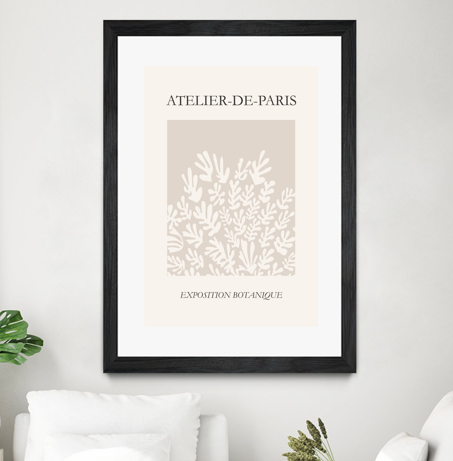 Le pouvoir des fleurs IV by M Studio on GIANT ART - beige